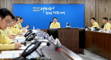 김영록 전남지사, 밤늦게 긴급 점검회의…“극한호우 이재민 신속 지원” 긴급 지시