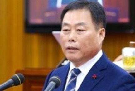 경찰, 김산 무안군수 선거법 위반 혐의 강제수사 착수... 무안군청 압수수색