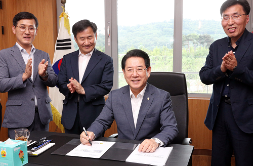 김영록 전남지사, 동부청사 1호결재 ‘광양국가산단 투자지원’