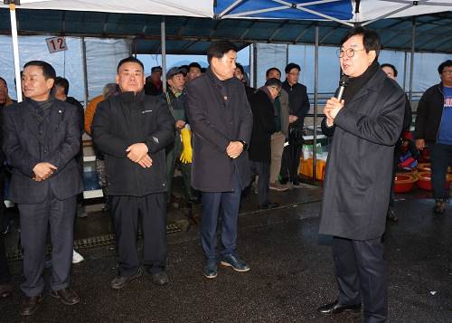 “풍어와 안전 기원“ 장흥수협 새해 첫 위판 초매식