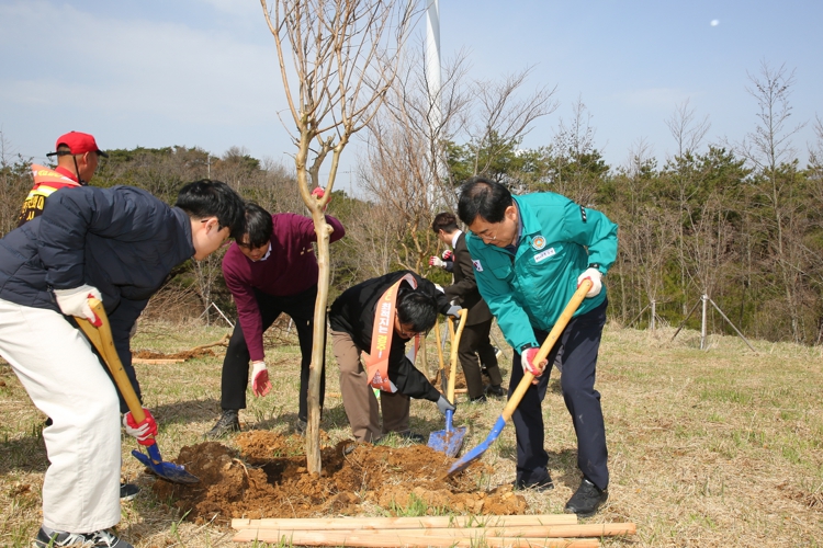 경주시, 제79회 식목일 기념 나무심기 행사 가져