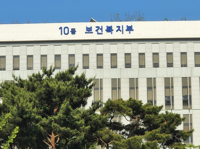 보건복지부, 의약품 과다재고 보유, 약국간 거래(교품) 기준 위반 행위 엄중 단속   