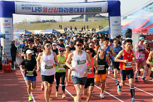봄꽃 만개한 나주 영산강변서 즐기는 마라톤·자전거 최고