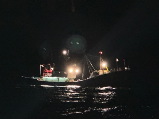 목포해경, 허가증 미비치 중국어선 적발 후 나포...신안군 가거도 남서방 81km 인근 해상