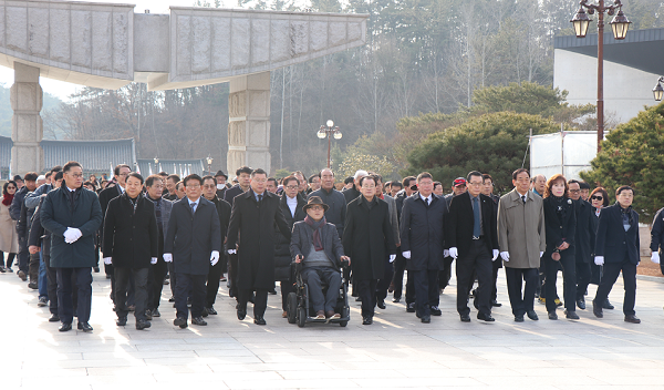 518참배-2.png