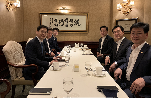 경남더불어민주당국회의원간담회사진1.png