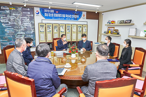 2.22 - 통영시-한국관광공사 경남지사간 통영디피랑 업무협약체결 2.png