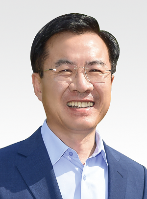 사진_윤영덕_프로필_배경회색_웹용.jpg