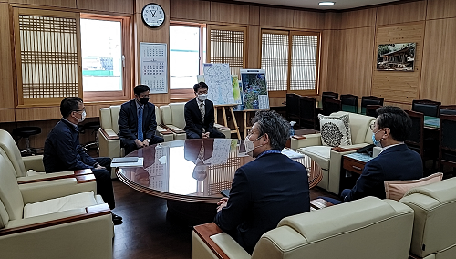 이승옥강진군수 (주)일화 이상균대표 면담.png