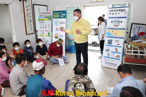 김산 무안군수 수인성 식품매개 감염병 예방 홍보활동.png