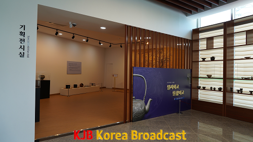 1.보성군, 한국차박물관 지역 예술인에게 전시 공간 개방-한국차박물관 기획전시실.png