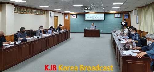 1.목포문학상, 국내외 참가 열기로 후끈(목포문학상운영위원회 회의).png