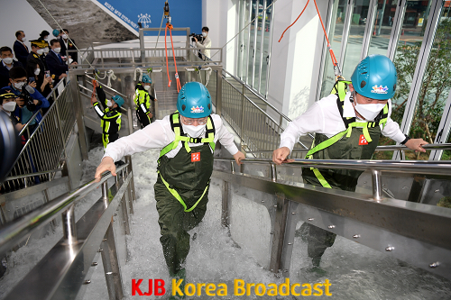 211019 빛고을국민안전체험관 개관식 143.png