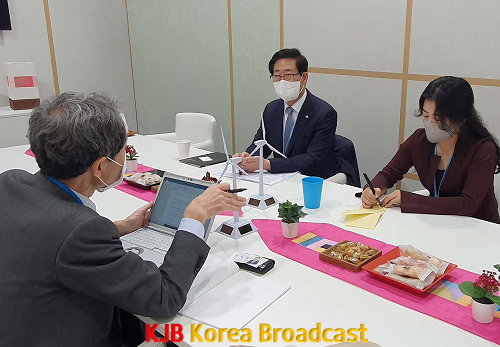 일본닛케이_인터뷰.png
