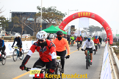 1-2. 전국 산악자전거대회 크로스컨트리 출발모습.png