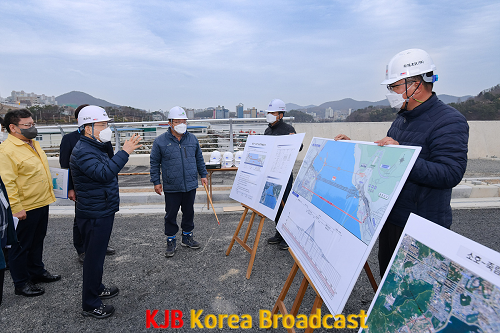 1-2. 웅천~소호 간 해상교량 ‘5월 임시개통’ 앞두고 마무리 공사 한창.png