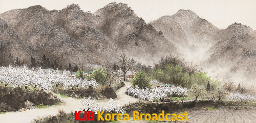 인구정책과_지역성장팀_곡성 갤러리107, 경산 박희석 한국화 개인전 개최_매화마을, 수묵담채, 200x97cm.png
