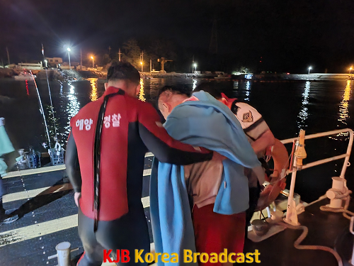익수자를 구조하는 여수해양경찰서(2).png