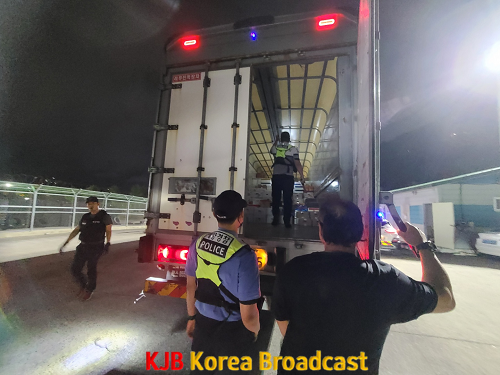 목포해경이 무사증 밀입국 단속을 실시하고 있다(2).png