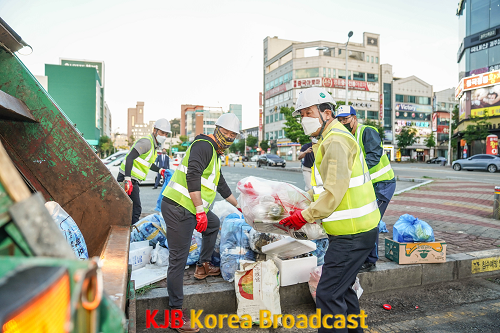 - 박홍률 목포시장, 취임 첫 일정으로 생활쓰레기 수거 현장 방문 (1).png