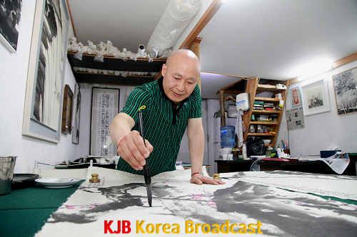 정응균 작가.png