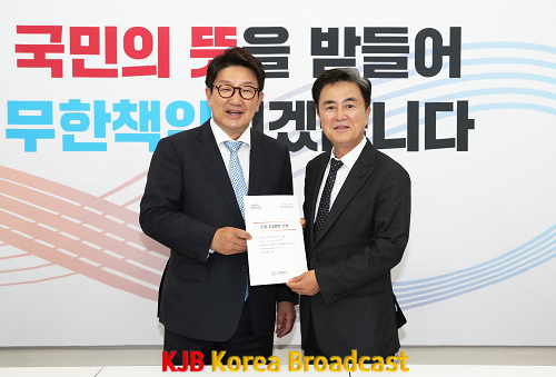 권성동_국민의힘_원내대표와_김태흠_충남도지사.png