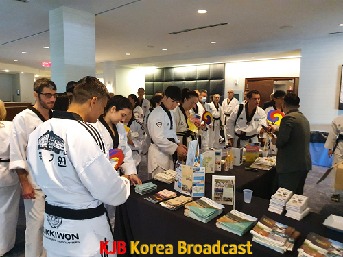 3-2. (사진) 전북도, 미국 워싱턴에서 태권도 연계 관광홍보 행사 성황리에 마쳐.png