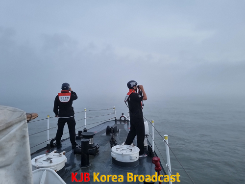 목포해경이 진도군 죽도 해상에서 실종된 선박에 대해 수색을 하고 있다(1).png