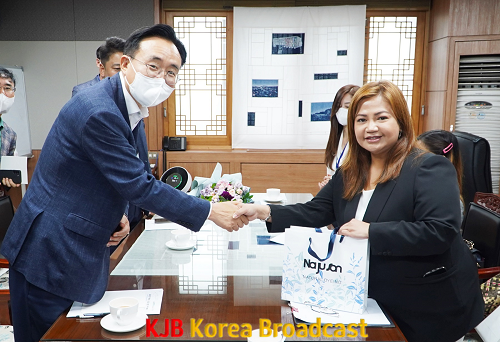 윤병태 나주시장, 필리핀 에스메랄다 G. 피네다 루바오 시장과 외국인 계절근로자 프로그램 협의2.png
