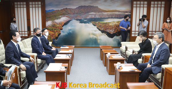 20220802 정근식 진실화해위원장 전남도 방문1.png
