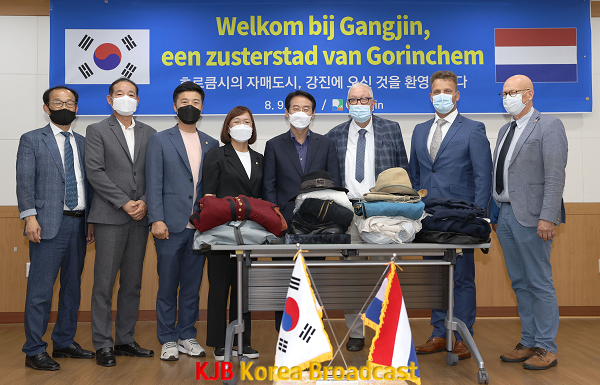 호르큼시 대표단6.png