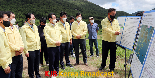 완도군 보길면 상수원 가뭄현장 방문(20220804)3.png