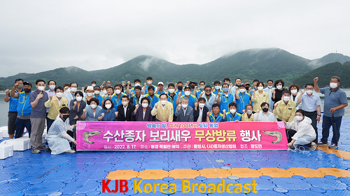 8.18 - 통영시, 어민소득증대를 위해 보리새우 무상방류 1.png