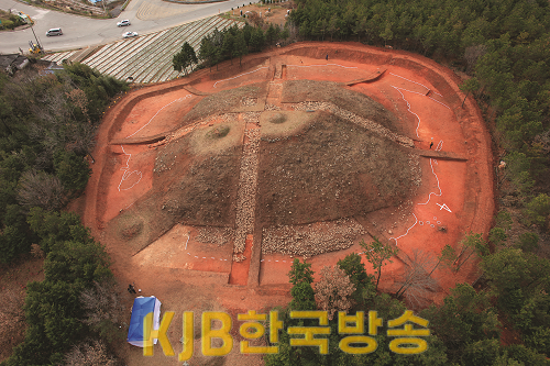 마한문화유적- 함평 금산리 방대형고분.png