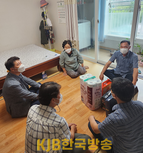 북한이탈주민 위문사진2(수정).png