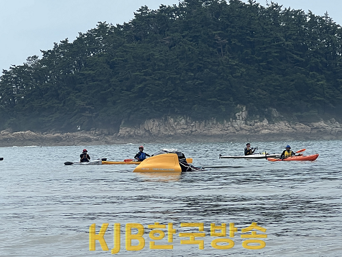해양플라스틱_사냥대회-해양_로봇청소기_활용_2_(1).png