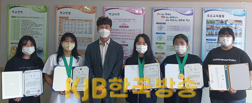 ★ [사진1] 광주자연과학고 이시영 학생, 대한민국 청소년 발명 아이디어 경진대회 대상 수상.png