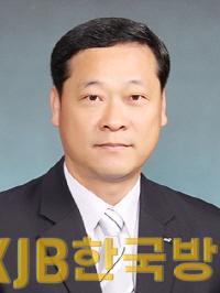 이종하(증명사진).jpg