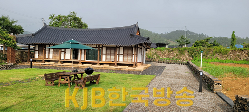 천재의섬 허니문 하우스 2.png