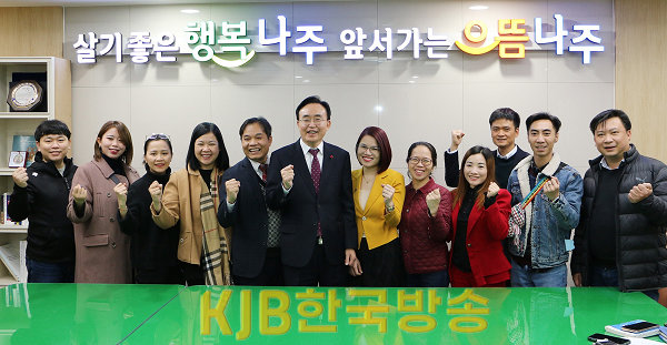 윤병태 나주시장, 베트남 국영방송 인터뷰 촬영1.png
