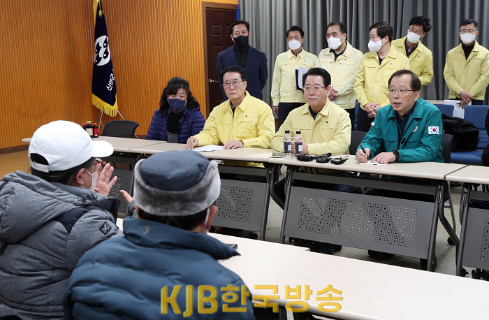 청보호 어선 전복사고 실종자가족 면담.png