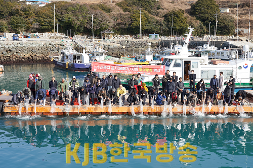 2.22 - 추도 해역에서 꼼치(물메기) 자어 무상 방류 1.png