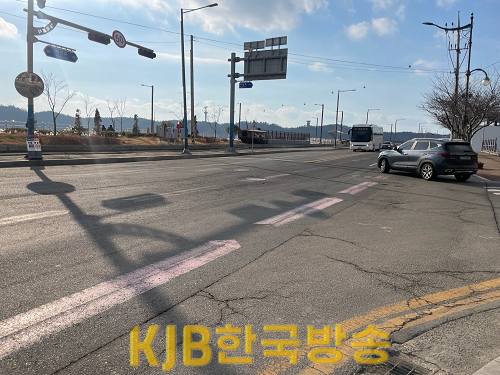 1.목포시, 주요 간선도로 아스콘 포장으로 산뜻한 도시 환경 조성 (신안비치호텔에서 구 조선내화 구간).png