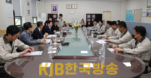 박완수도지사_기업체현장방문(2).png