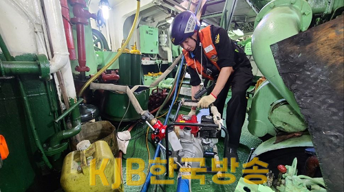 _23.05.02 전남 진도해역 벽파진항 인근해상  침수선박 발생 승선원 5명 안전상태 확보(완도서)(2).png