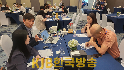 태국-베트남 시장개척단 수출상담2.png