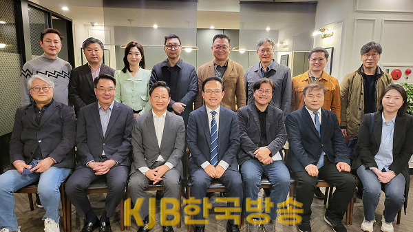 단체사진.png