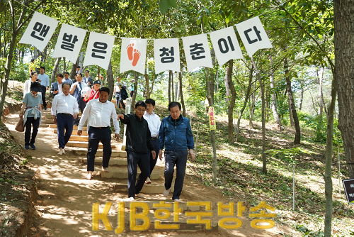 1.목포 초당산 맨발길, 몸과 마음이 청년이 되다.(3).png