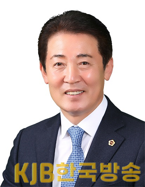230616 전경선 부의장, 증명사진.png