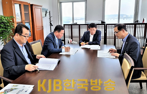 김산 무안군수 국회 방문.png